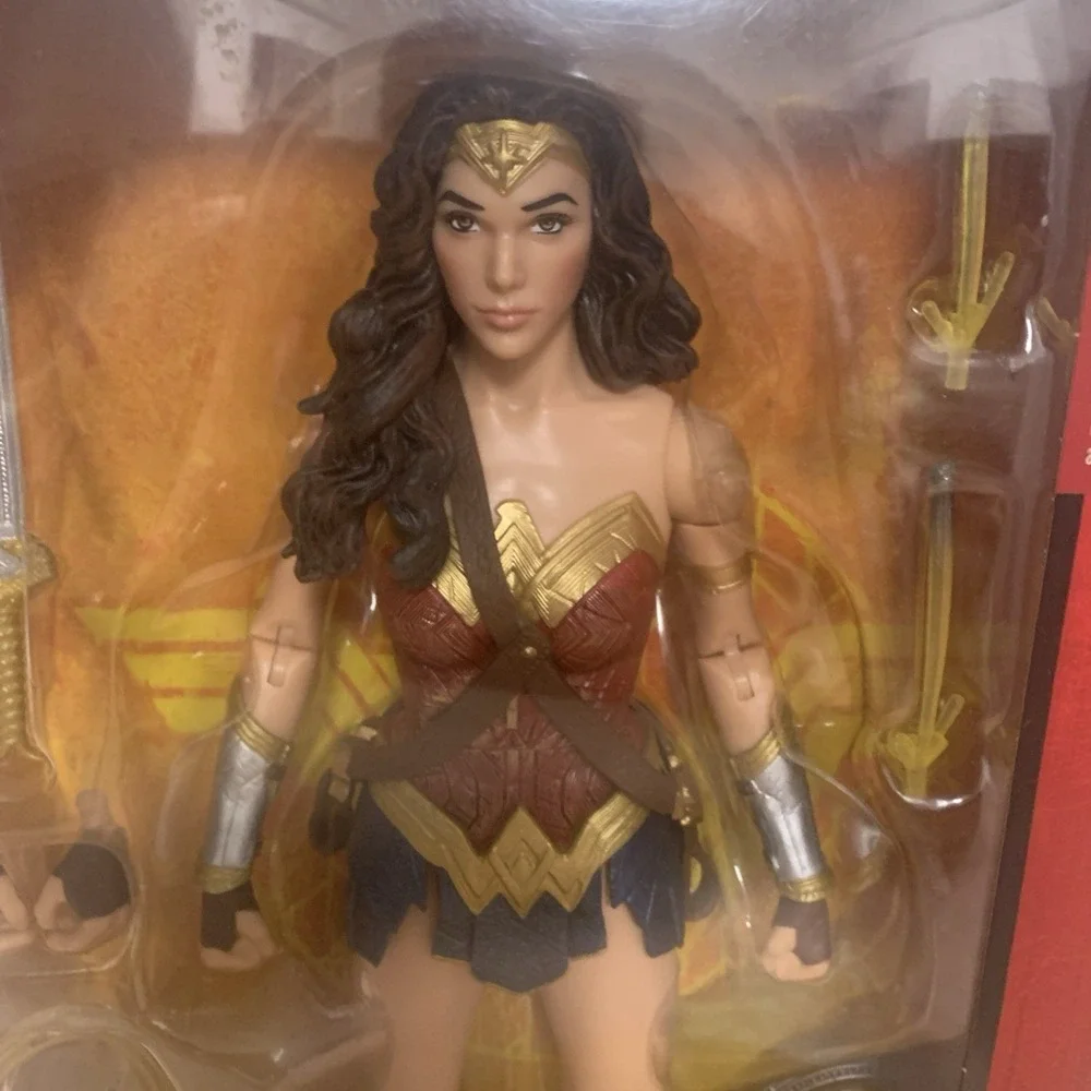 NEW 2016 Wonder Woman 12